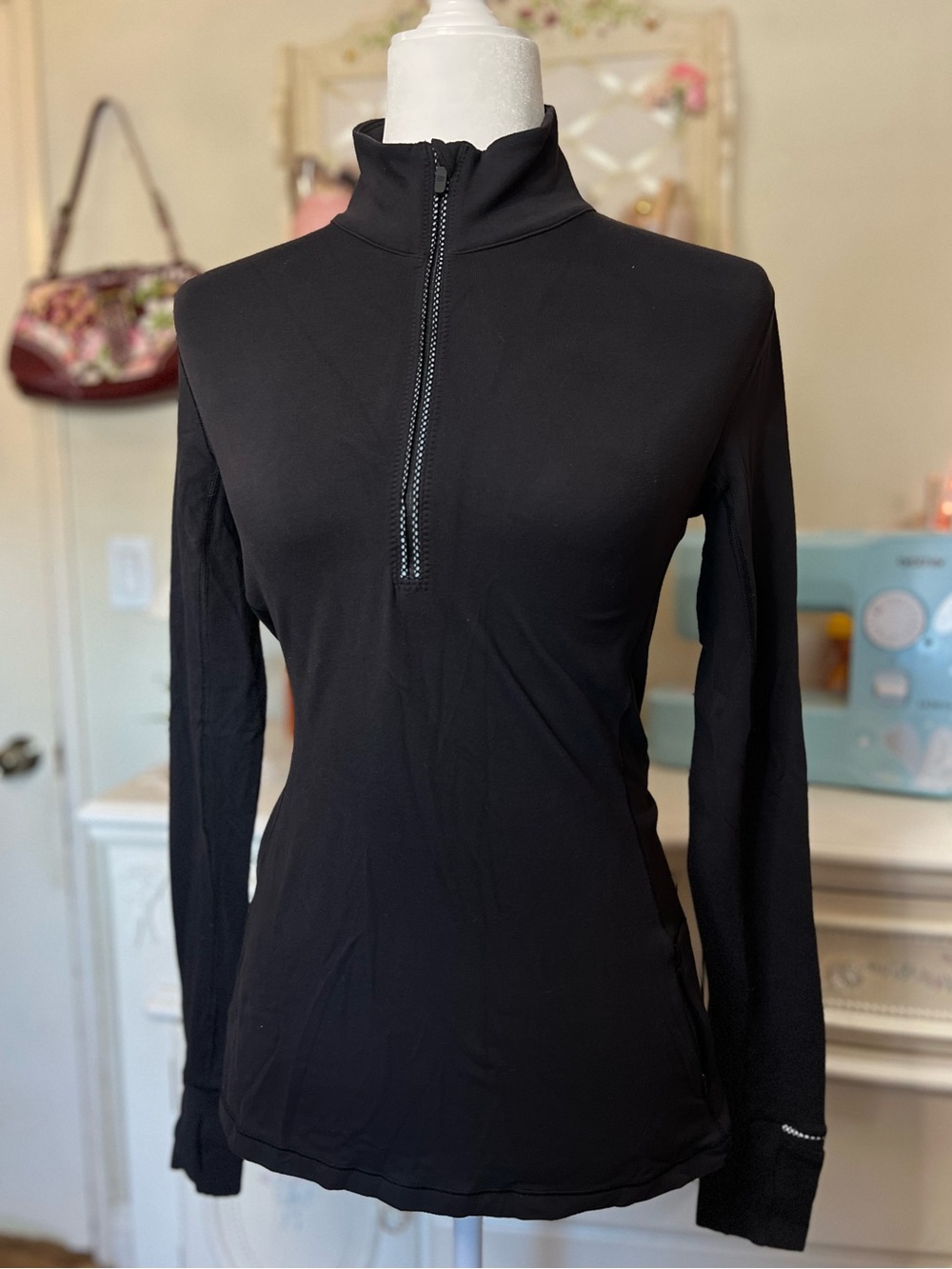Lululemon Outrun the Elements
1/2 Zip Pullover
